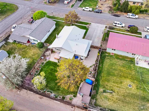 $369,900 | 603 6th Avenue East, Wendell, ID 83355