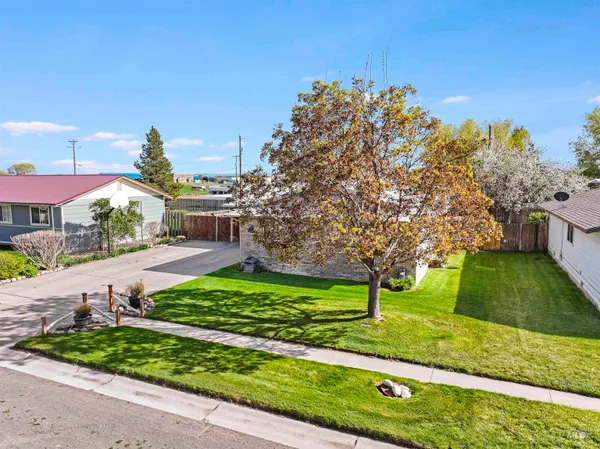 $369,900 | 603 6th Avenue East, Wendell, ID 83355