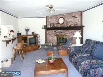 669 Ivyland Road Warminster, PA 18974 - Photo 3 of 9 Family Room