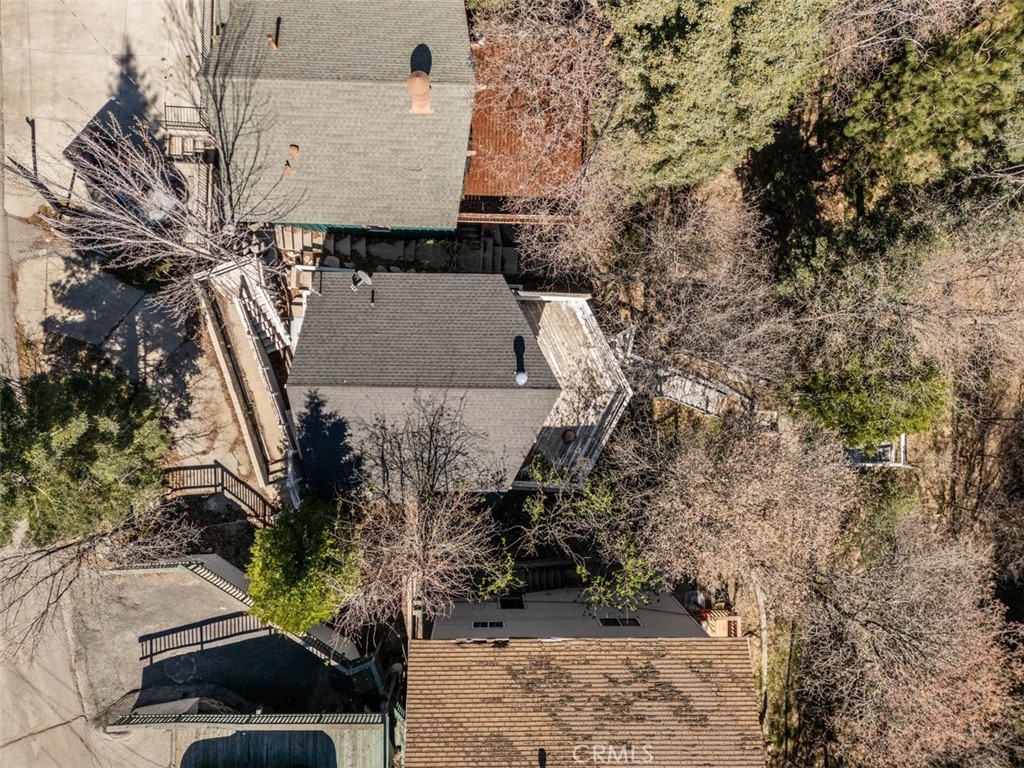26305 Jacqueline Road Twin Peaks, CA 92391 - Photo 31 of 33 an aerial view of a house with a yard