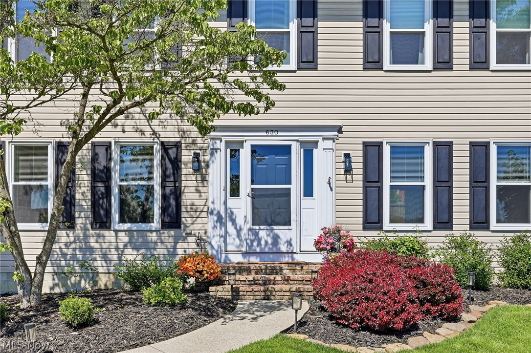 630 Moorfield Road Akron, OH 44333 - Photo 3 of 49