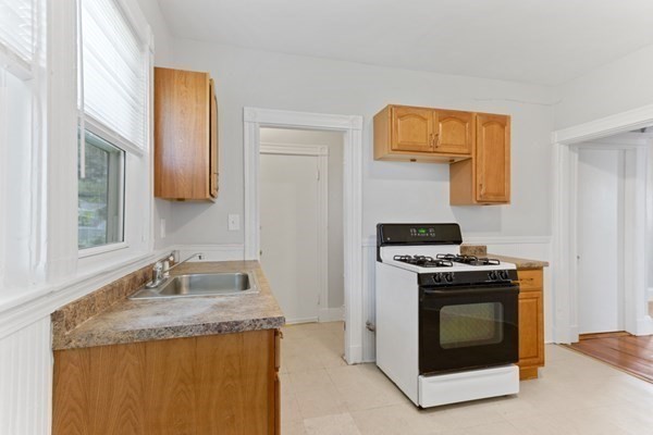 156 Talbot Avenue Boston, MA 02124 - Photo 9 of 28