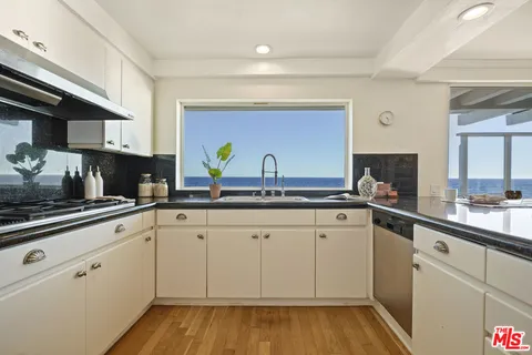 $10,925,000 | 26908 Malibu Cove Colony Drive, Malibu, CA 90265