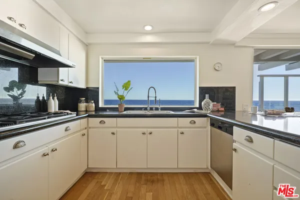 $10,925,000 | 26908 Malibu Cove Colony Drive, Malibu, CA 90265