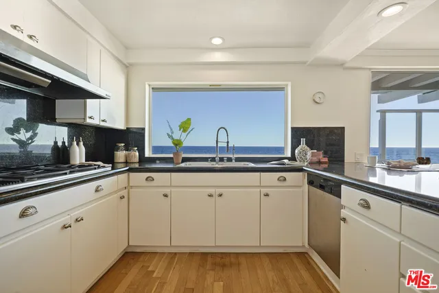 $10,925,000 | 26908 Malibu Cove Colony Drive, Malibu, CA 90265