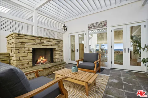 $10,450,000 | 26908 Malibu Cove Colony Drive, Malibu, CA 90265