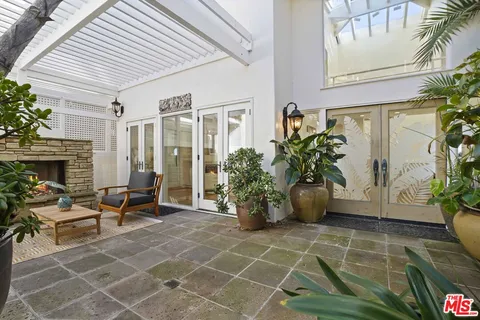 $10,925,000 | 26908 Malibu Cove Colony Drive, Malibu, CA 90265