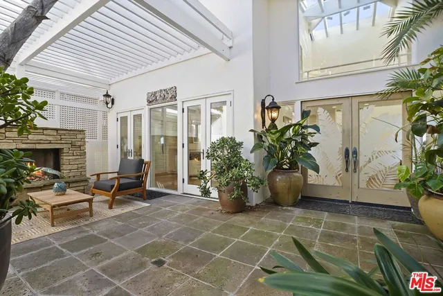 $10,925,000 | 26908 Malibu Cove Colony Drive, Malibu, CA 90265