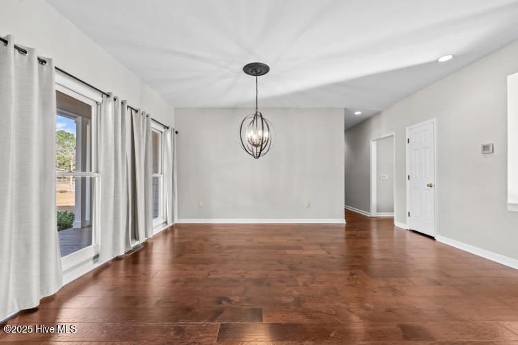 170 Lindenhurst Farm Road Aberdeen, NC 28315 - Photo 8 of 50 170 Lindenhurst dining 2