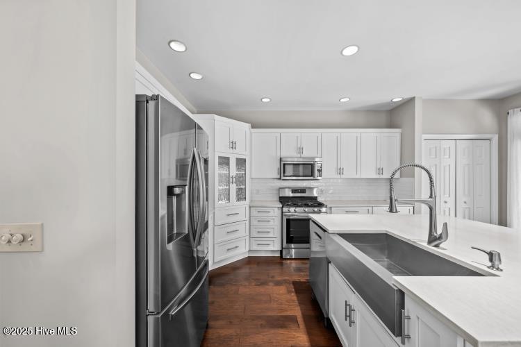 170 Lindenhurst Farm Road Aberdeen, NC 28315 - Photo 11 of 50 170 Lindenhurst kitchen 3