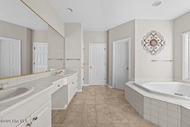 170 Lindenhurst Farm Road Aberdeen, NC 28315 - Photo 16 of 50 170 Lindenhurst Master bath 2