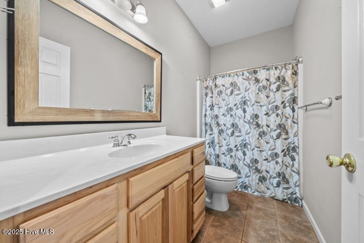 170 Lindenhurst Farm Road Aberdeen, NC 28315 - Photo 22 of 50 170 Lindenhurst bath 3