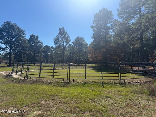 170 Lindenhurst Farm Road Aberdeen, NC 28315 - Photo 33 of 50 170 Lindenhurst round pen