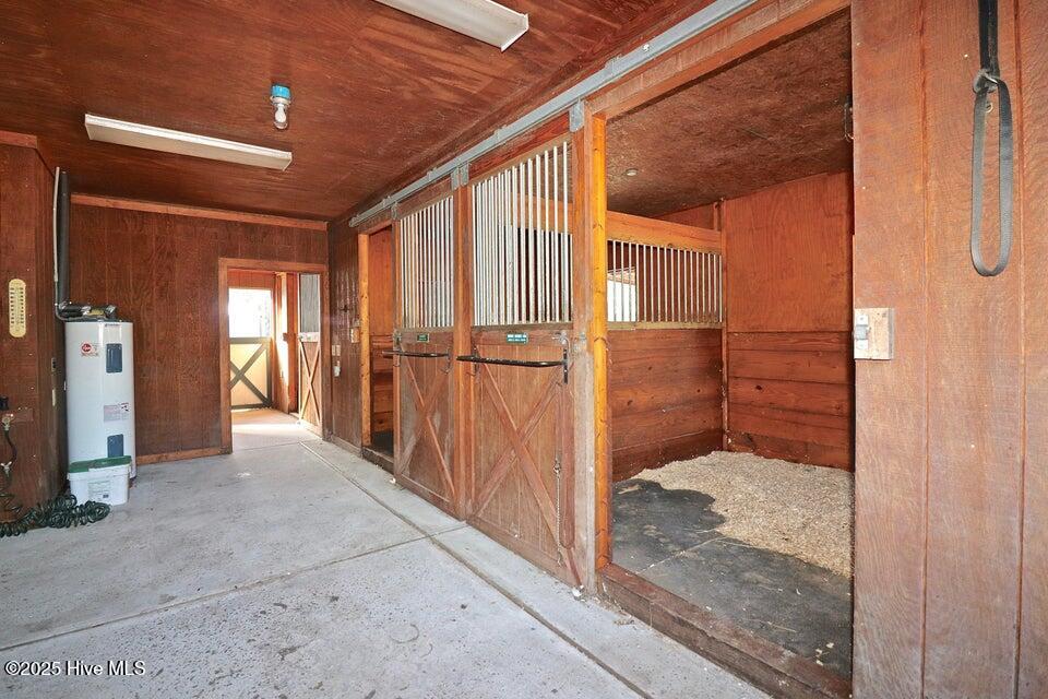 170 Lindenhurst Farm Road Aberdeen, NC 28315 - Photo 36 of 50 170 Lindenhurst Farm barn pic