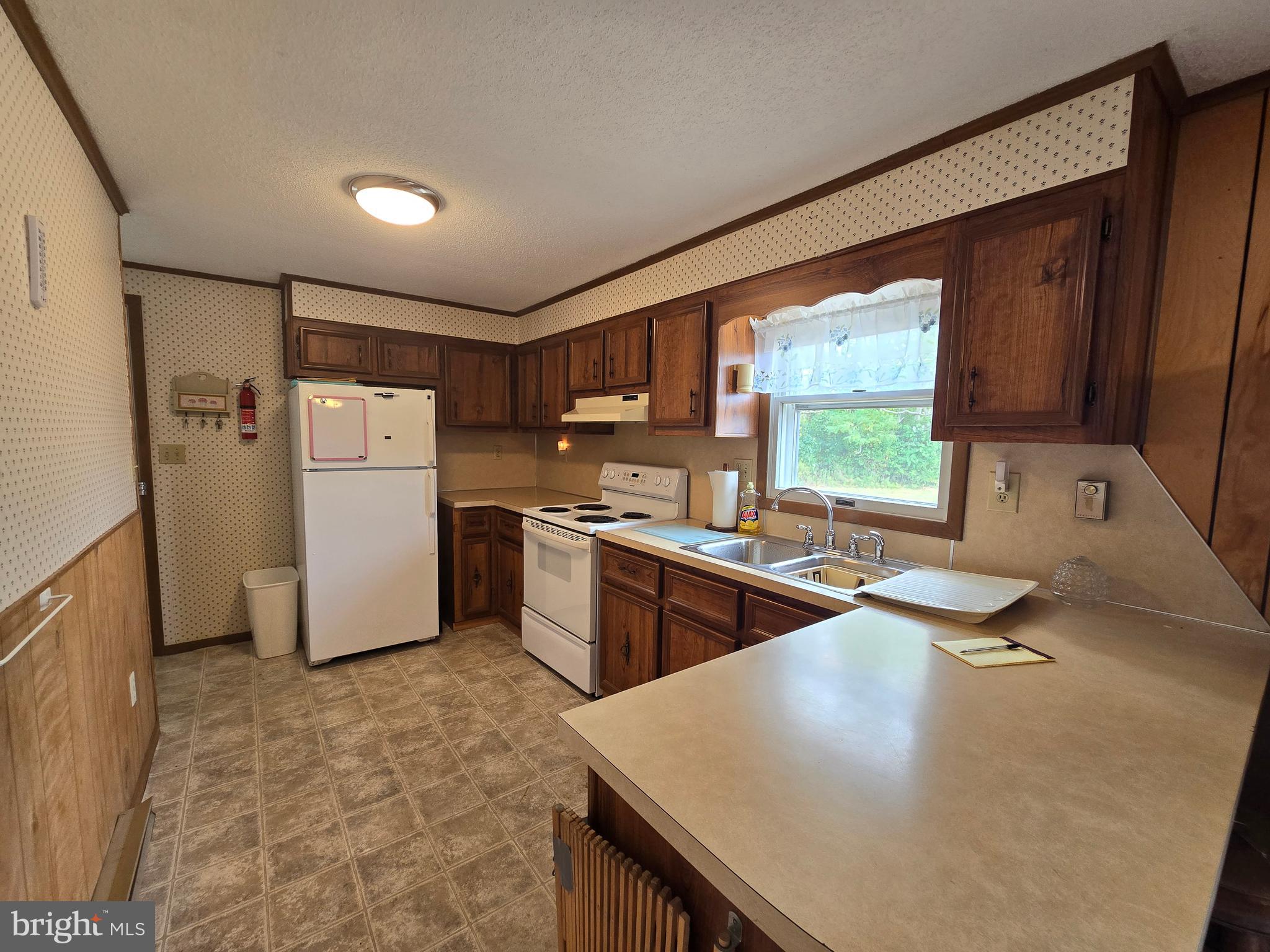 6752 Winchester Grade Road Berkeley Springs, WV 25411 - Photo 4 of 51 Kitchen