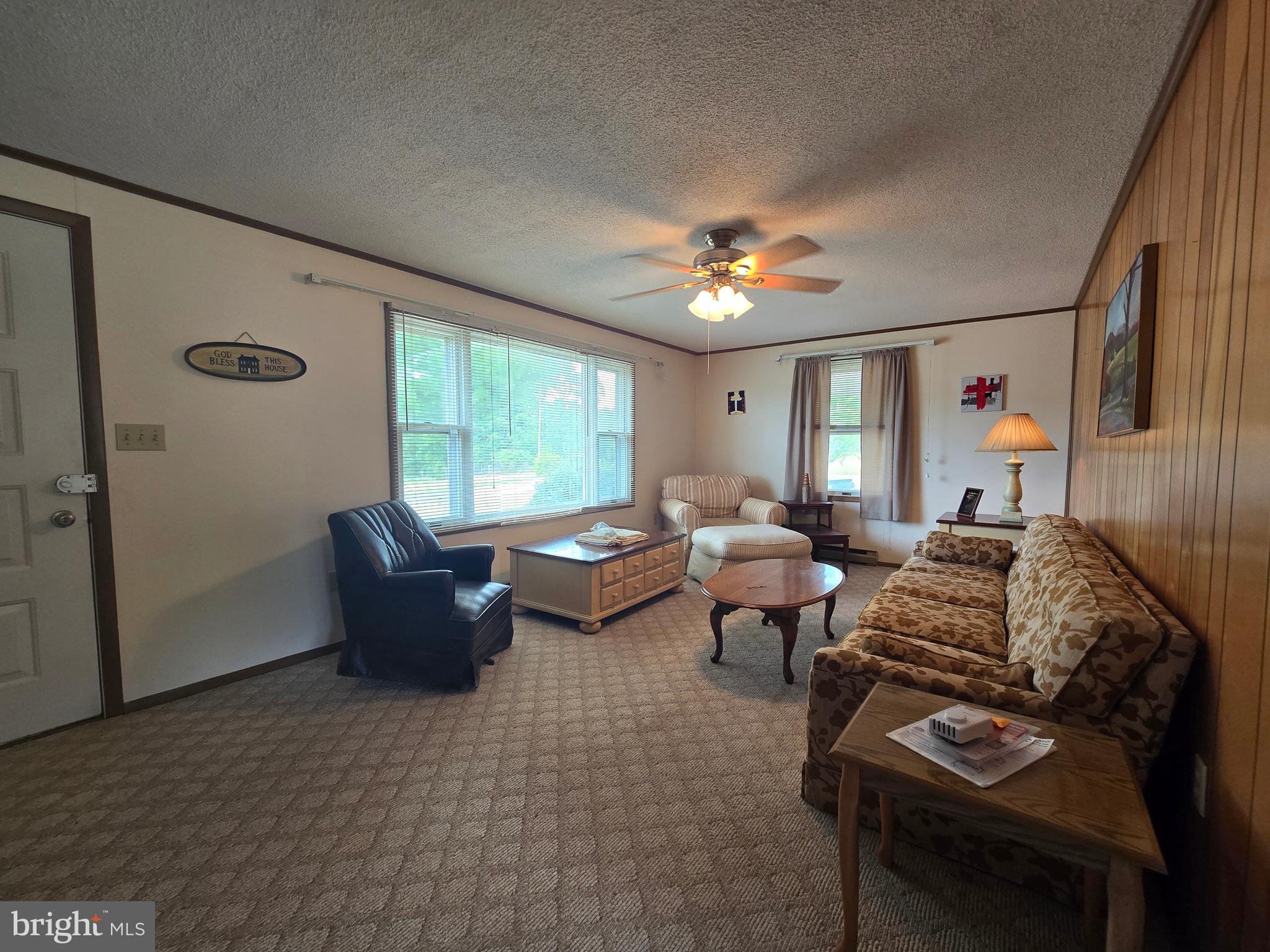 6752 Winchester Grade Road Berkeley Springs, WV 25411 - Photo 8 of 51 Living Room