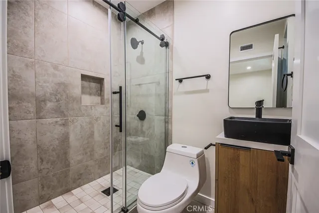 $4,867 | 2129 Aaron Street, Unit 1, Los Angeles, CA 90026