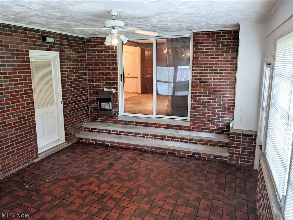 131 West Caston Road New Franklin, OH 44319 - Photo 4 of 33