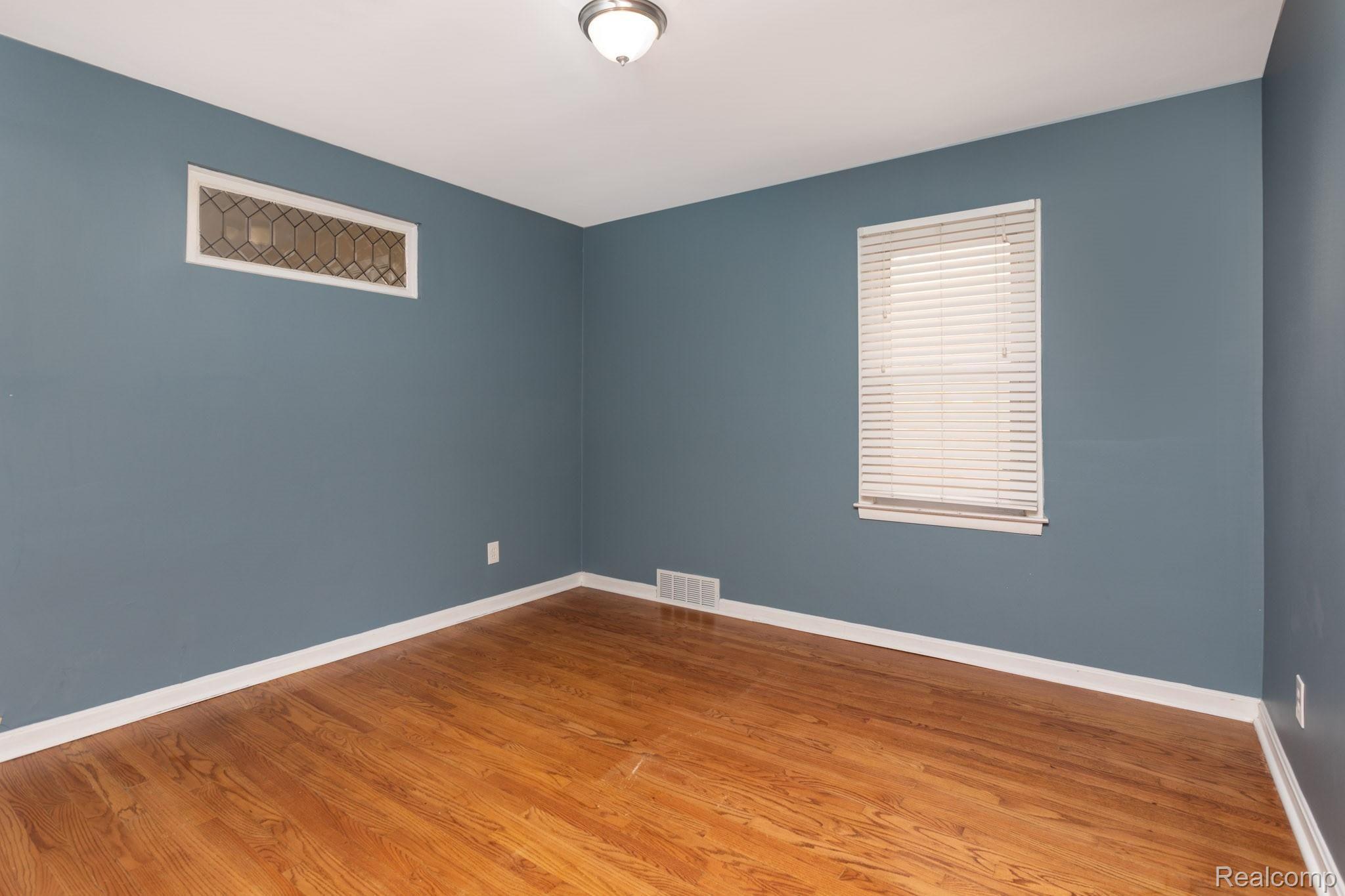 838 West Eleven Mile Road Berkley, MI 48072 - Photo 9 of 20 14-3.jpg
