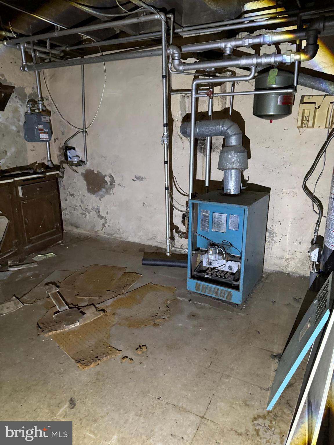 2373 Duncan Street Philadelphia, PA 19124 - Photo 14 of 15 a utility room with dryer and washer