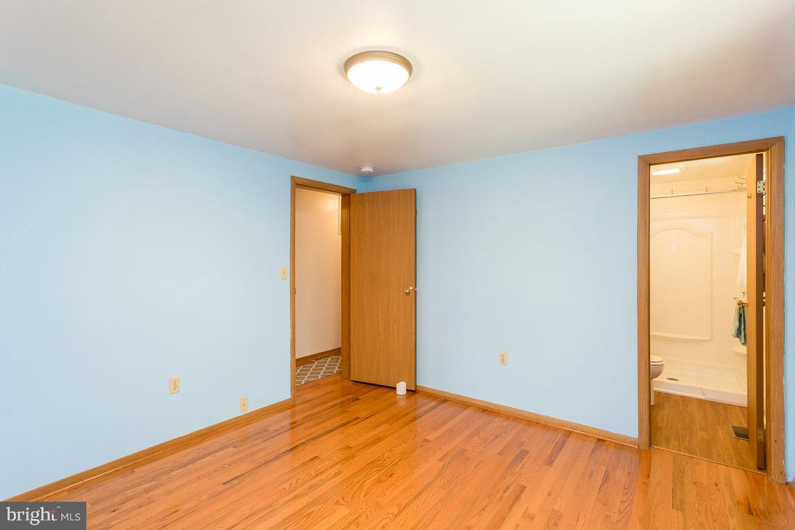 262 Peninsula Farm Road Arnold, MD 21012 - Photo 22 of 47 Master bedroom
