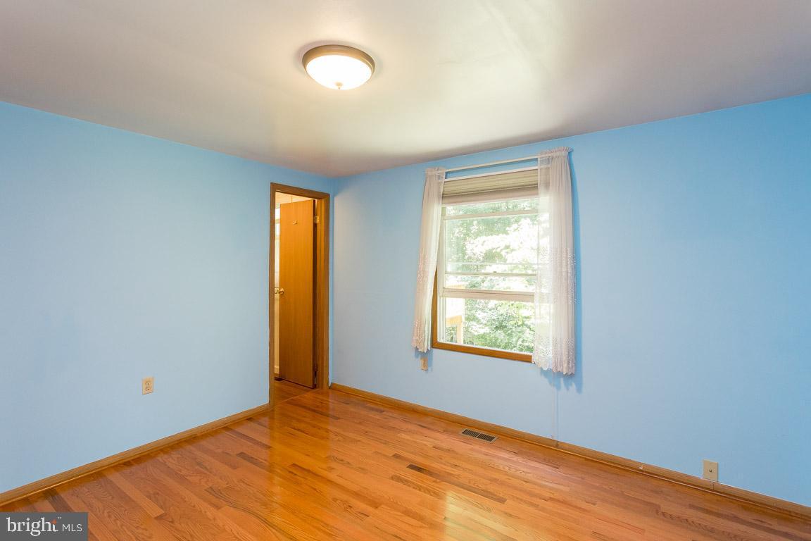 262 Peninsula Farm Road Arnold, MD 21012 - Photo 23 of 47 Master bedroom