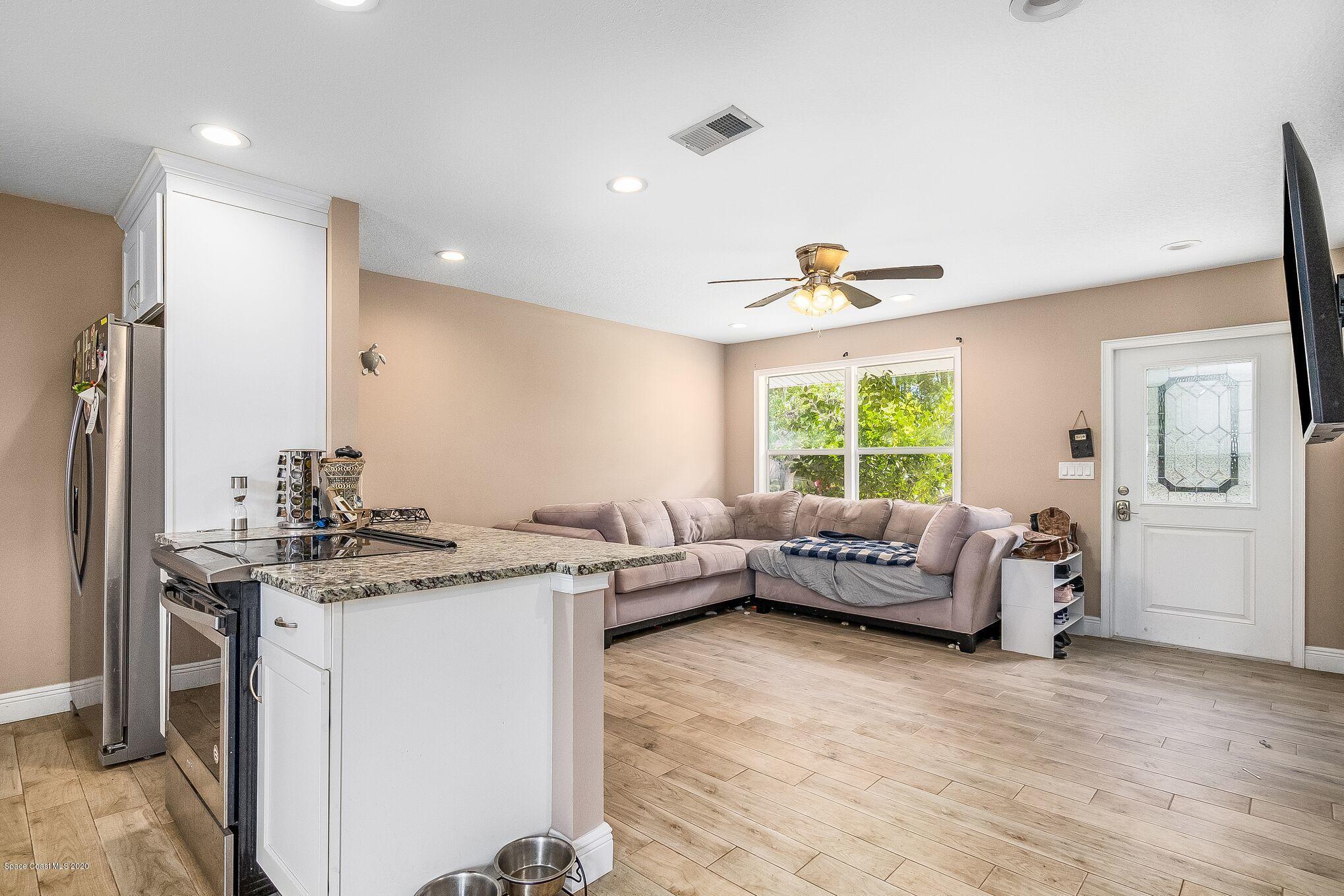 866 Cochran Road Southeast Palm Bay, FL 32909 - Photo 6 of 10 Living Room