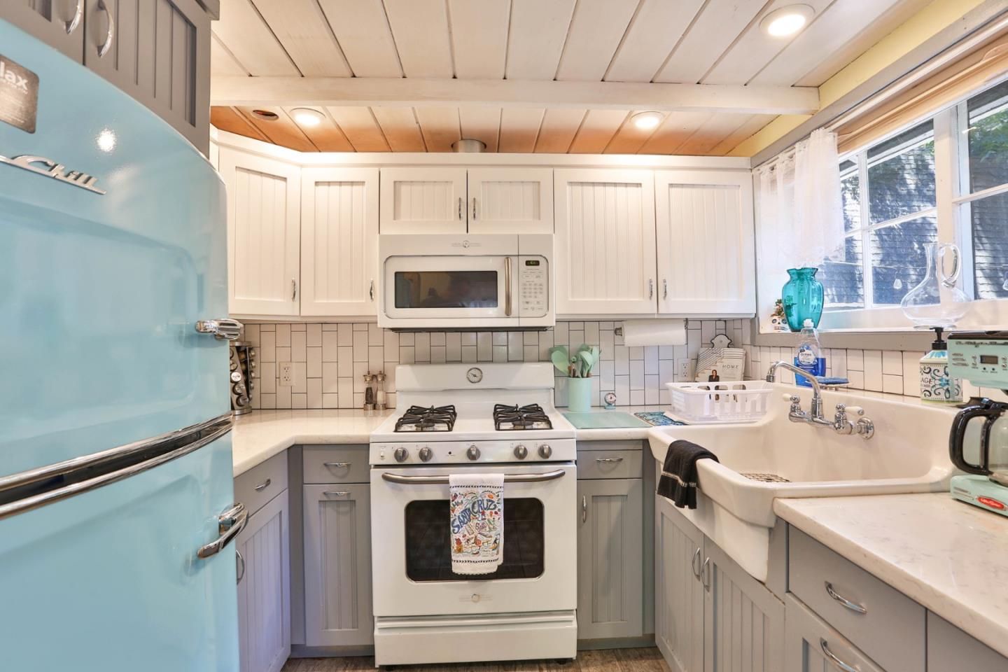 212 Riverside Avenue Ben Lomond, CA 95005 - Photo 9 of 41 Gallery Image 9