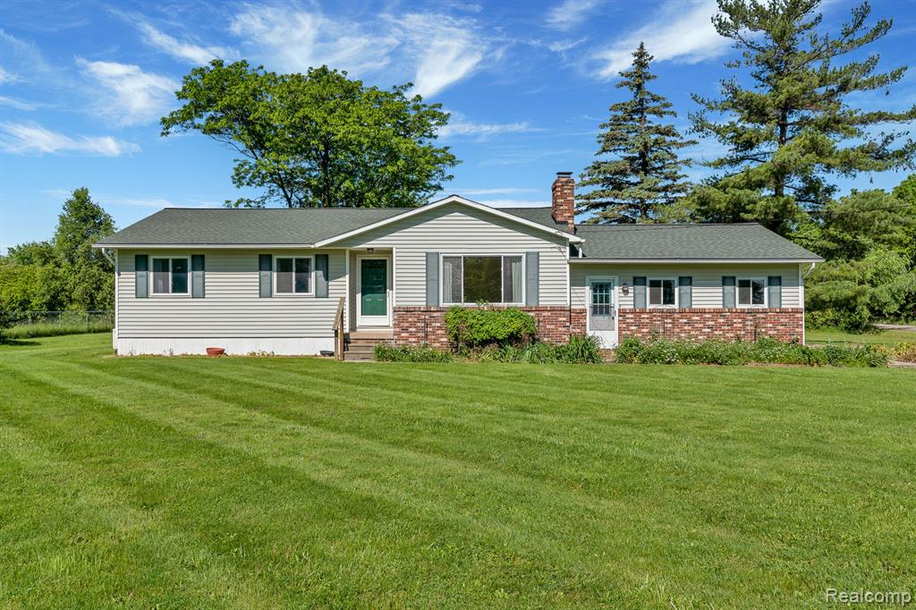 10014 Duffield Road Gaines, MI 48436 - Photo 1 of 32