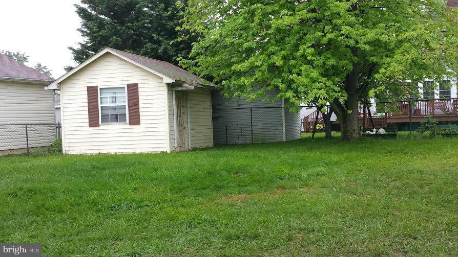 2411 Maple Road Baltimore, MD 21219 - Photo 4 of 14 Shed