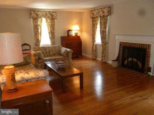 8234 Burnley Road Baltimore, MD 21204 - Photo 2 of 21 Interior (General)