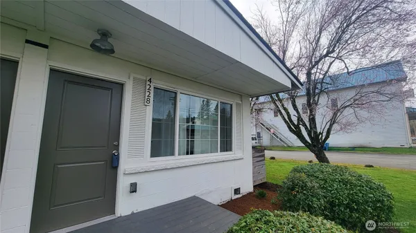 $2,050 | 4228 337th Place Southeast, Fall City, WA 98024
