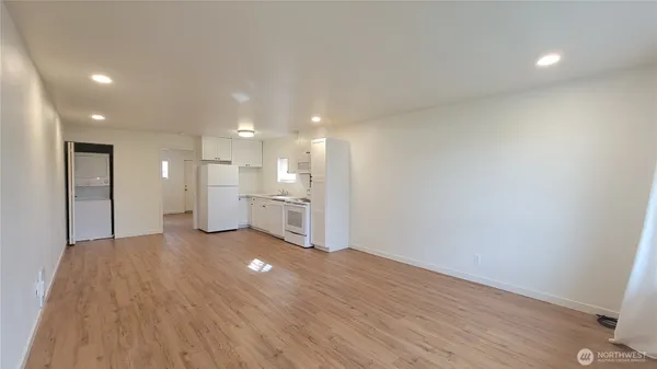 $2,050 | 4228 337th Place Southeast, Fall City, WA 98024
