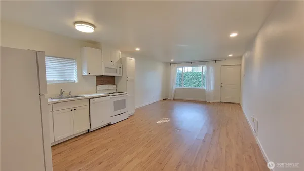 $2,050 | 4228 337th Place Southeast, Fall City, WA 98024