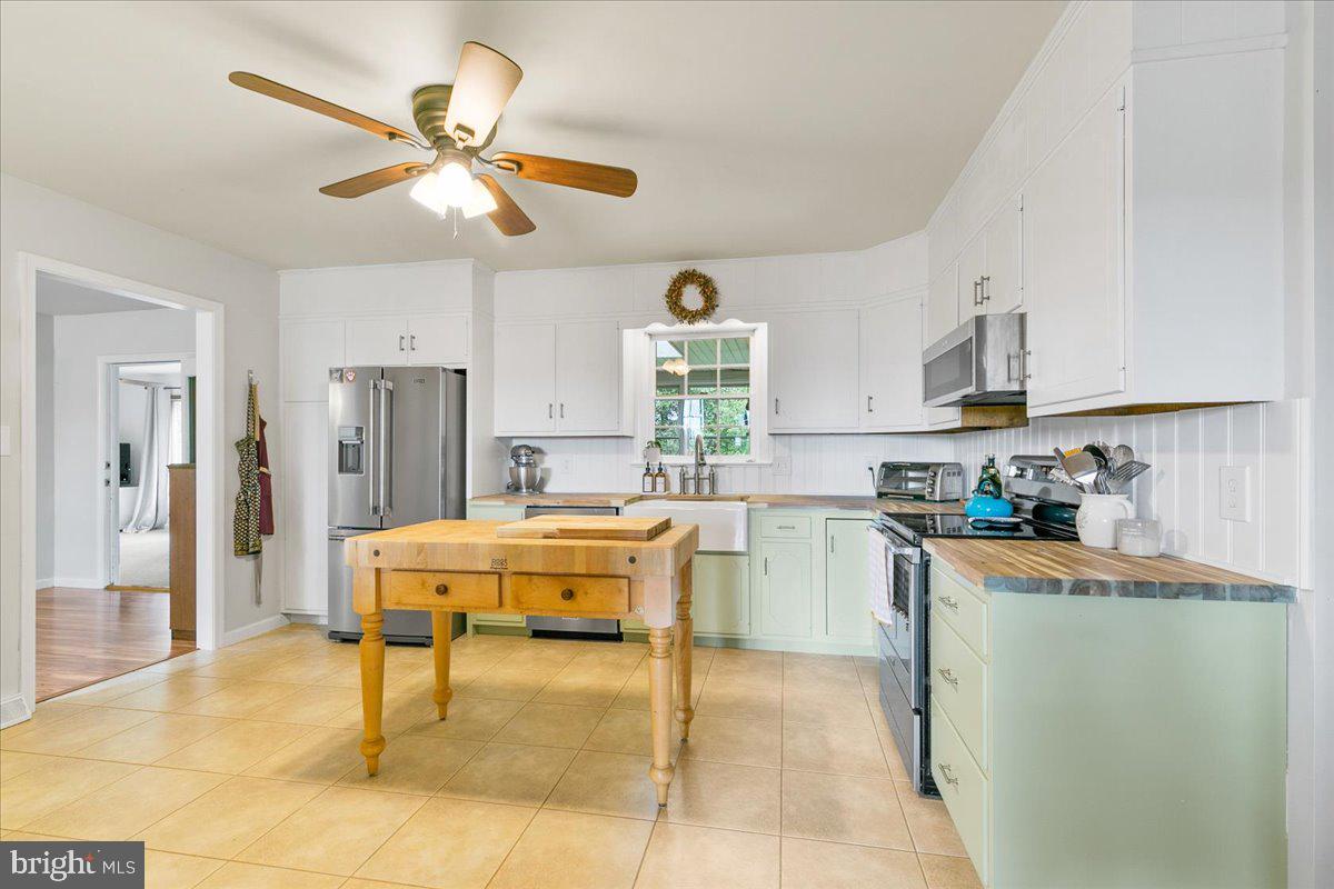 44 Green Acre Road Lititz, PA 17543 - Photo 20 of 66 a kitchen with a cabinets and refrigerator