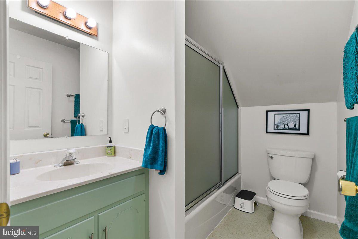 44 Green Acre Road Lititz, PA 17543 - Photo 50 of 66 a bathroom with a toilet sink and mirror