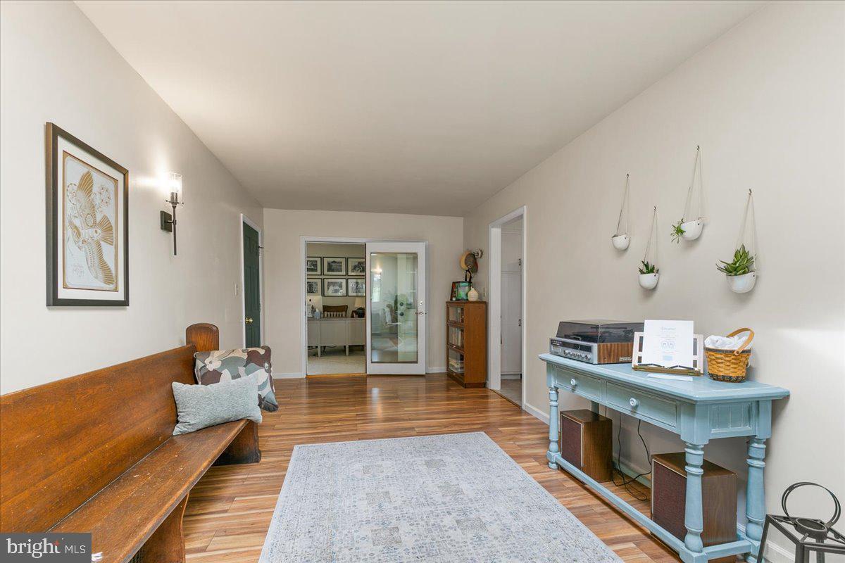 44 Green Acre Road Lititz, PA 17543 - Photo 6 of 66 Foyer room has garage, FR and Kitchen access.