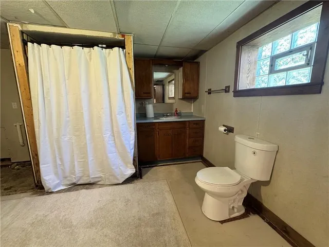 a view of room with air conditioner and window