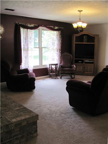 68 Pinegar Road Manchester, TN 37355 - Photo 6 of 15 This view of the area shows the great double windows in the living room.