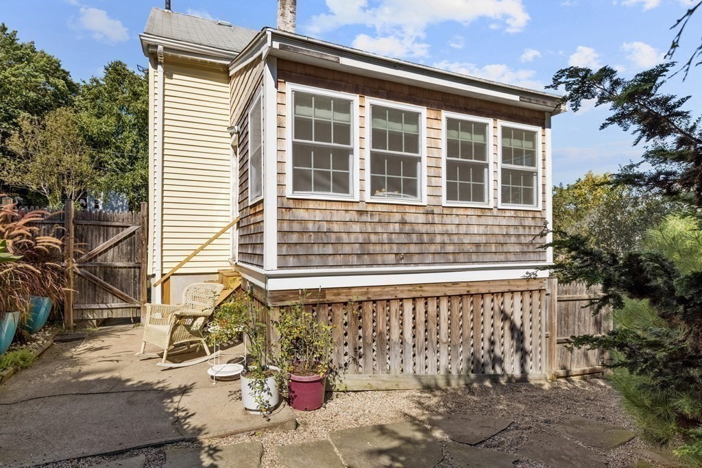 10 Bowker Street Lexington, MA 02421 - Photo 22 of 24 a view of a blue and white door
