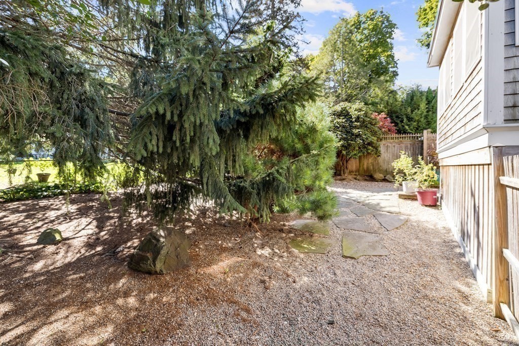 10 Bowker Street Lexington, MA 02421 - Photo 23 of 24 a view of yard