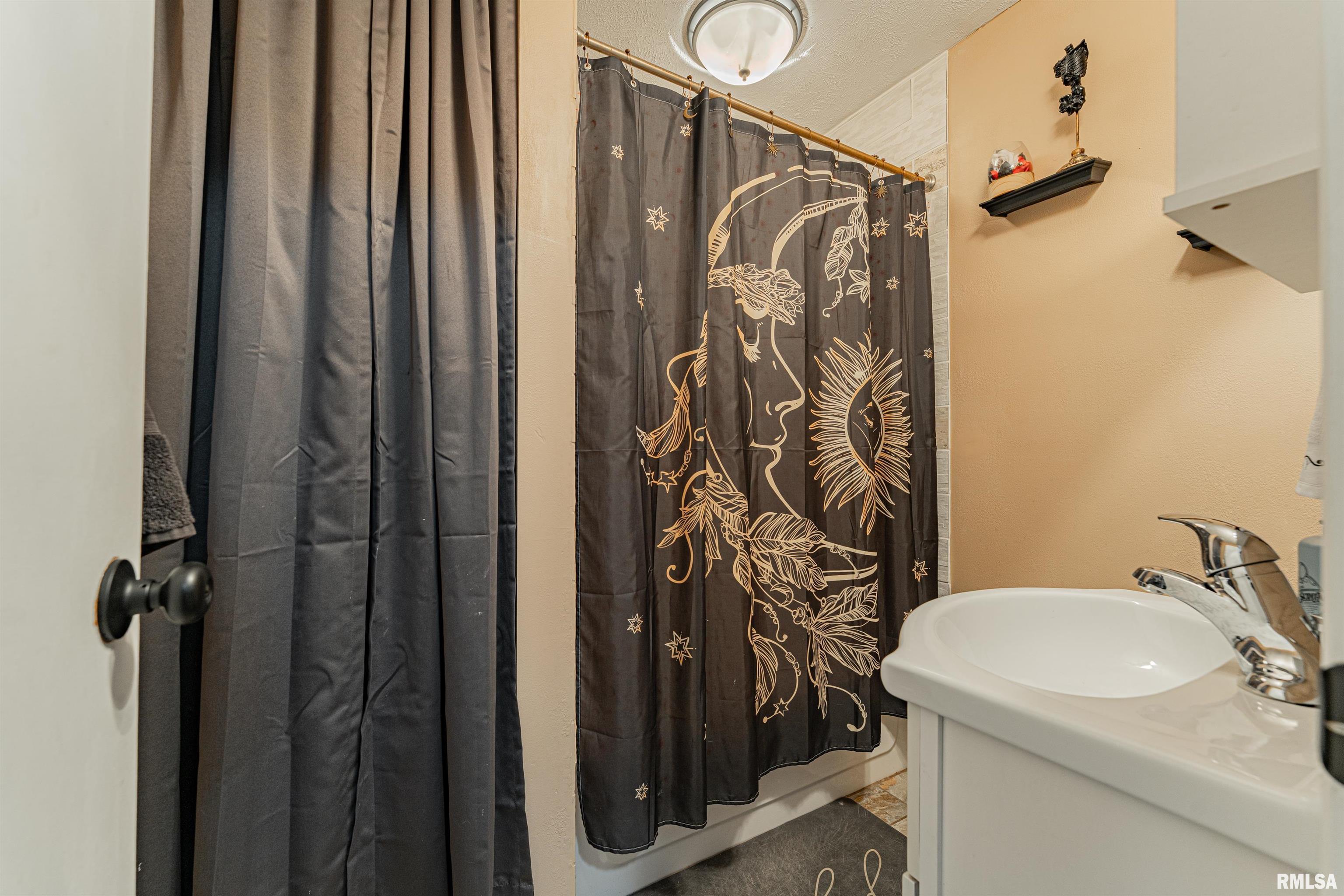 1717 East Keys Avenue Springfield, IL 62702 - Photo 13 of 32