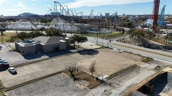 $1,500,000 | 912 Six Flags Drive, Arlington, TX 76011