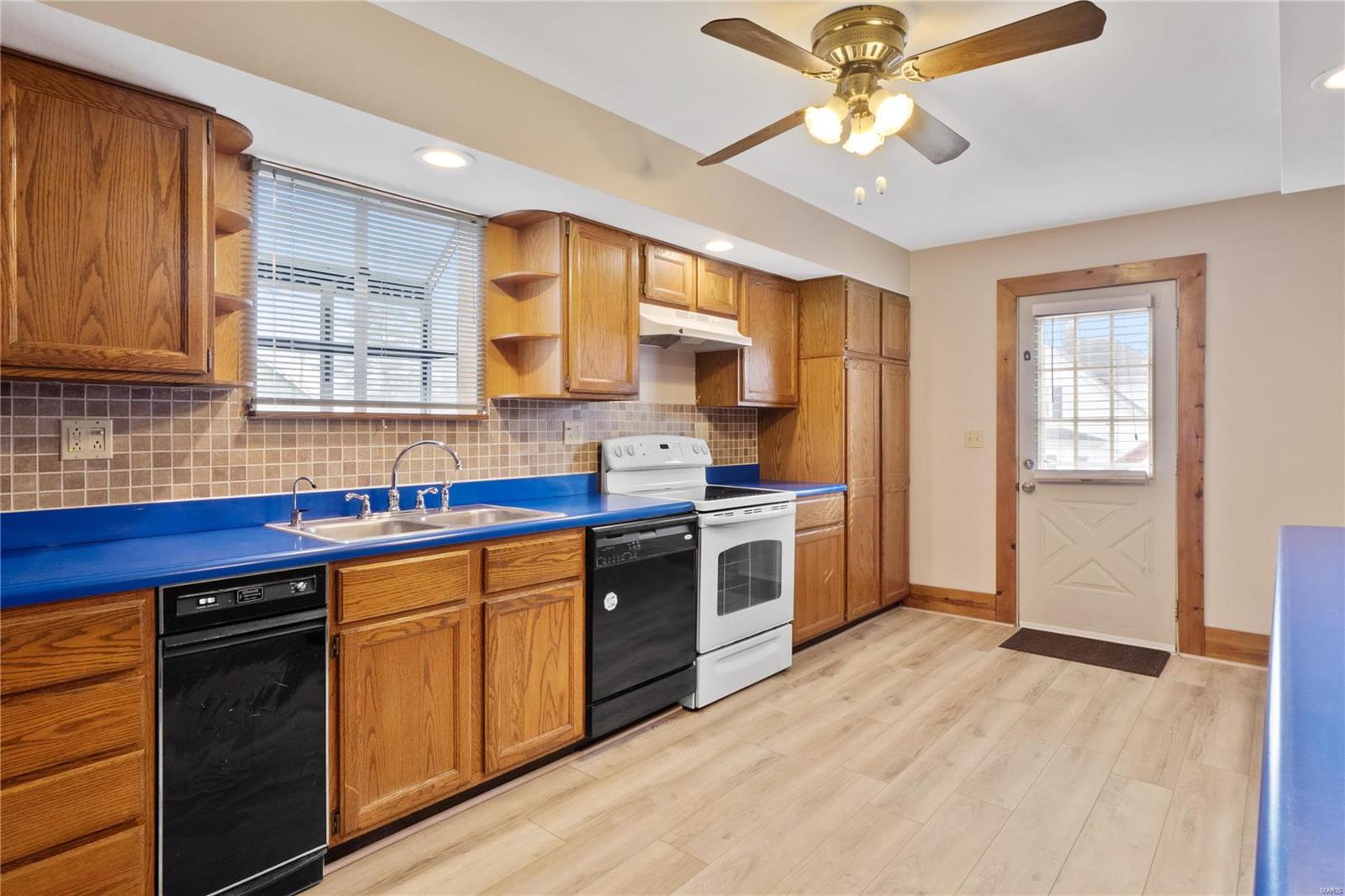 406 West St Louis Street Lebanon, IL 62254 - Photo 10 of 43