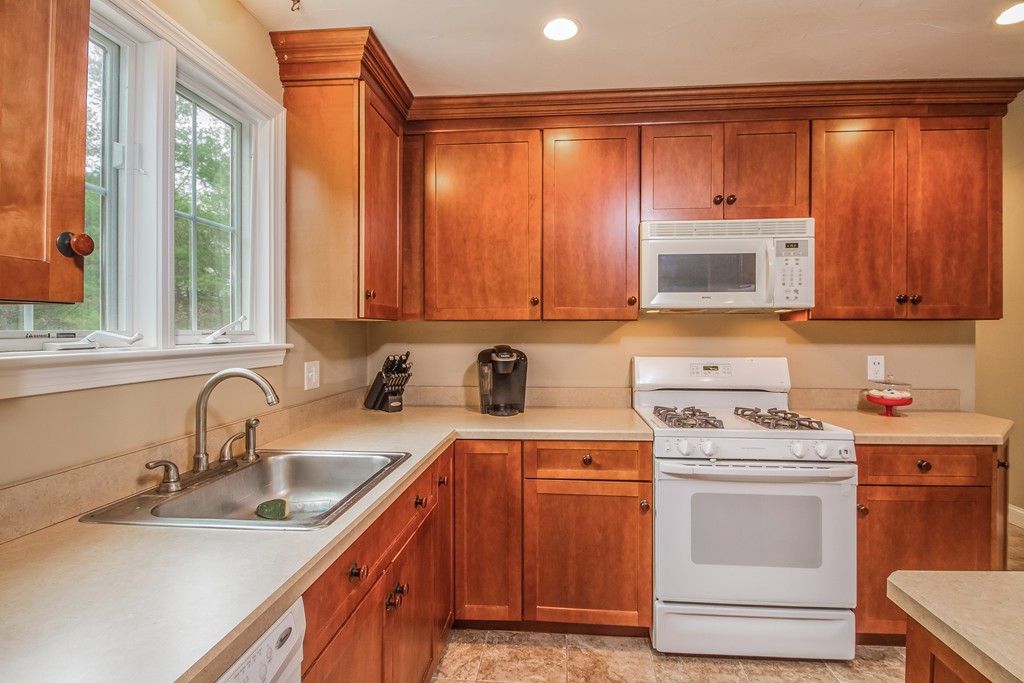 446 Little Sandy Pond Road Plymouth, MA 02360 - Photo 5 of 25