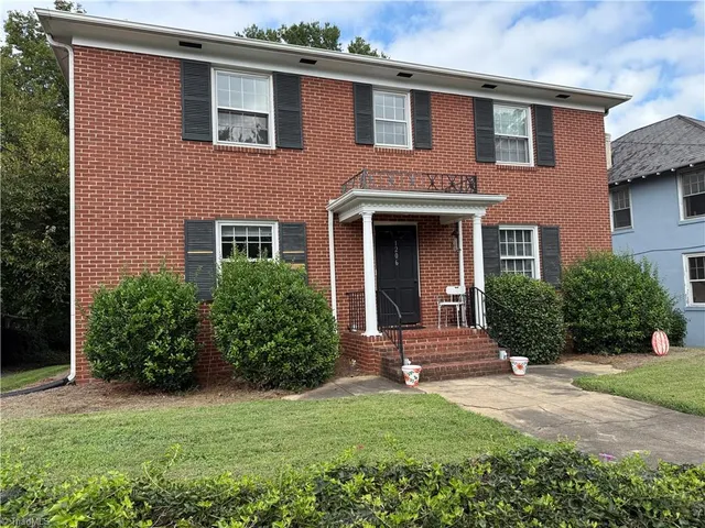 $965 | 1206 West 4th Street, Unit 2, Winston-Salem, NC 27101
