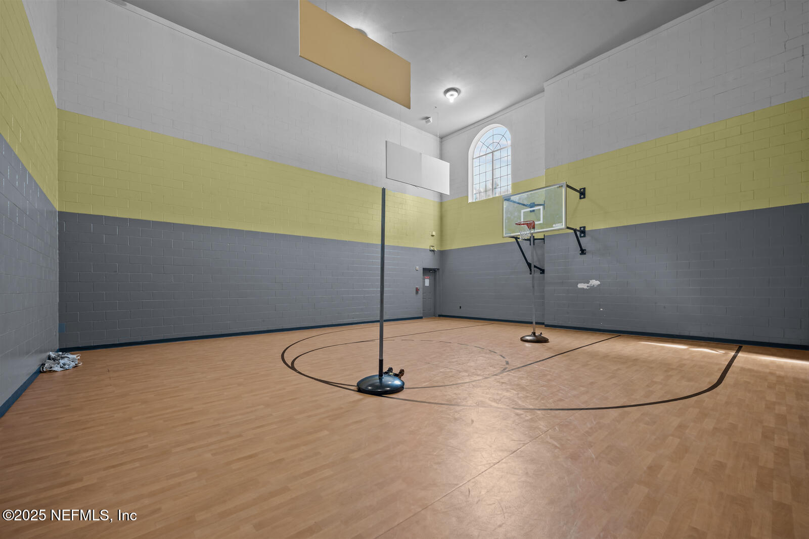 10961 Burnt Mill Road, Unit 1217 Jacksonville, FL 32256 - Photo 41 of 59 a view of a indoor basketball court