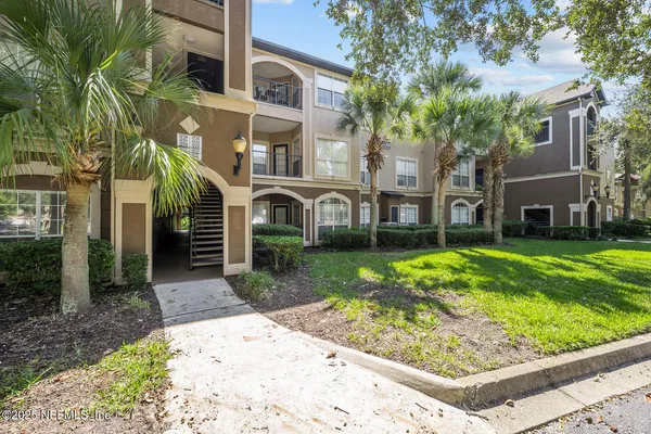 $225,000 | 10961 Burnt Mill Road, Unit 1217, Jacksonville, FL 32256