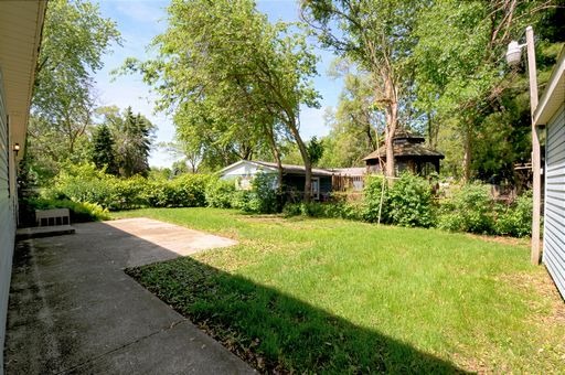 24 Surrey Road Montgomery, IL 60538 - Photo 3 of 16