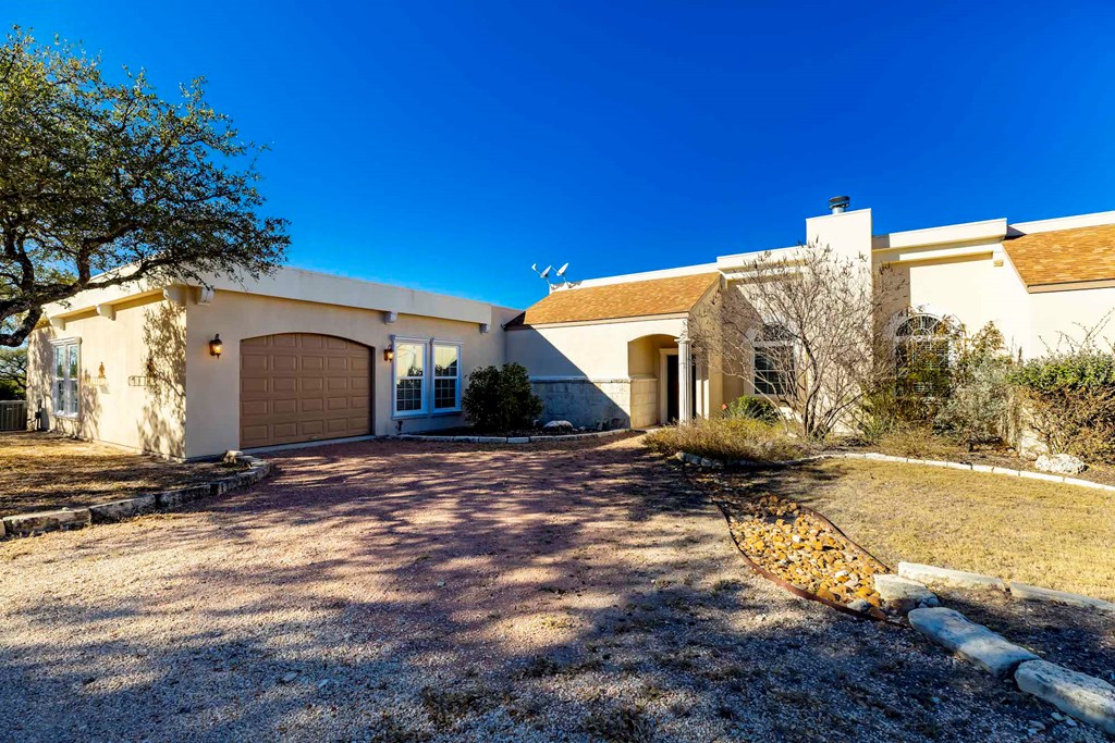 157 McCullough Ranch Road Kerrville, TX 78028 - Photo 17 of 75 Gallery Image 17